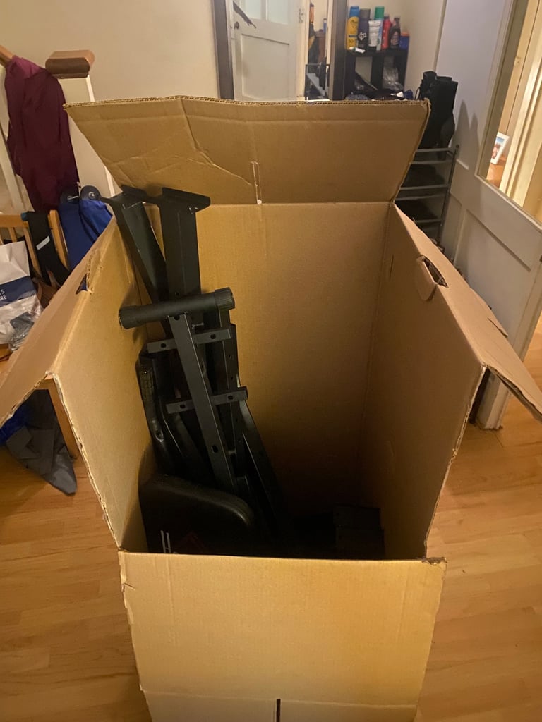 Homcom Adjustable Power Tower Multi-Functional Gym  - Excellent Condition 