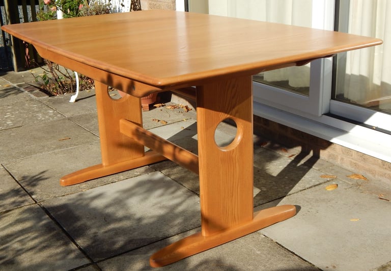 image for ERCOL WINDSOR MEDIUM EXTENDING TABLE IN LIGHT WOOD  BLONDE type 1193 LT Shade