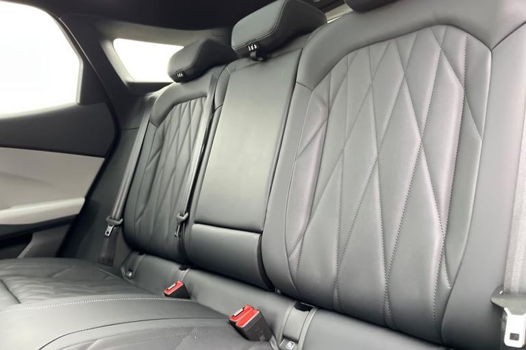2024 Ford Explorer PREMIUM | Heads up Display | Panoramic Roof | Heated Seats/Wheel | Adaptive Es...
