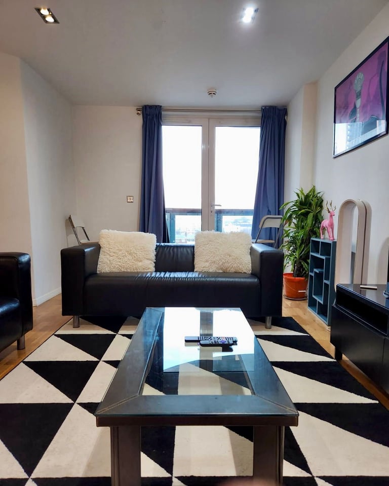 ✨2 Stunning Double Rooms in Canary Wharf | One En-suite with Private Balcony🌼