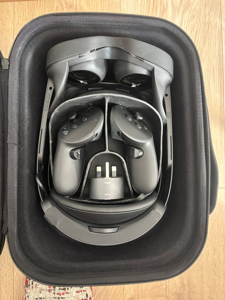 image for Meta Quest Pro VR Headset – 256GB – Excellent Condition – With £109 Incase Carry