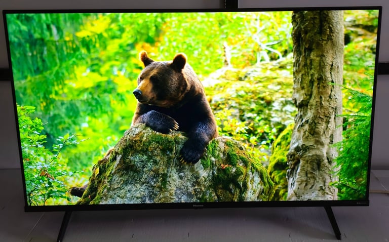 Hisense 43 inch smart 4k ultra HD Qled TV unused with remote 