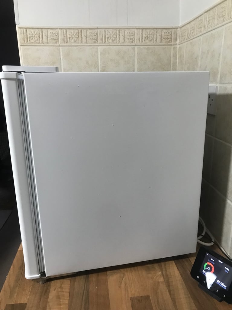 Mini fridge