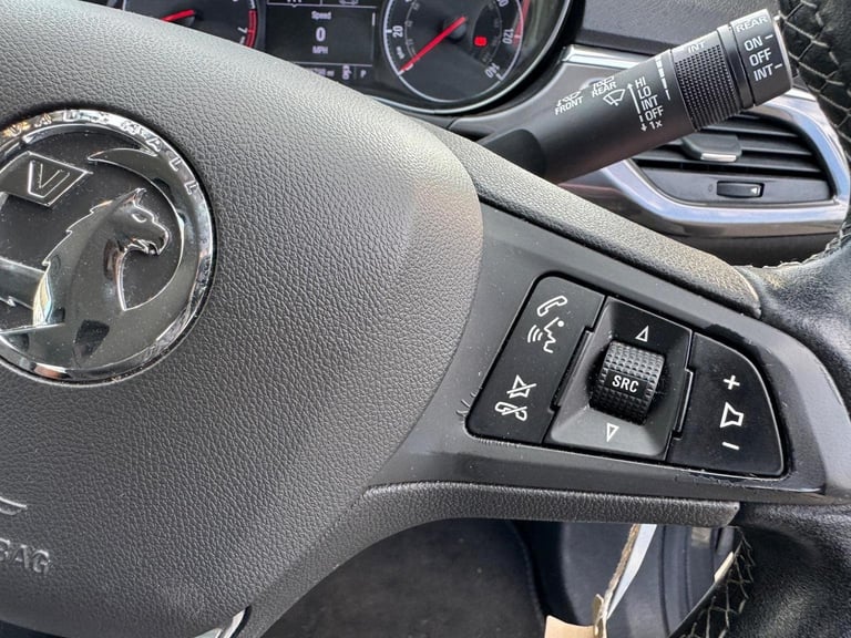 VAUXHALL CORSA 1.4i SE Auto Euro 6 3dr 2015