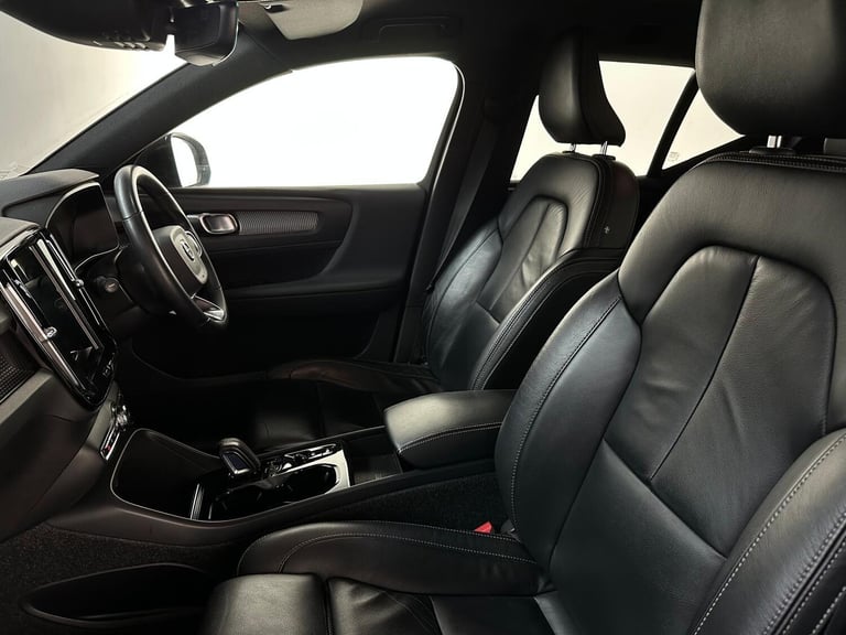 Volvo XC40 1.5h T4 Recharge 10.7kWh R-Design Auto Euro 6 (s/s) 5dr Petrol/Electric Hybrid Automatic