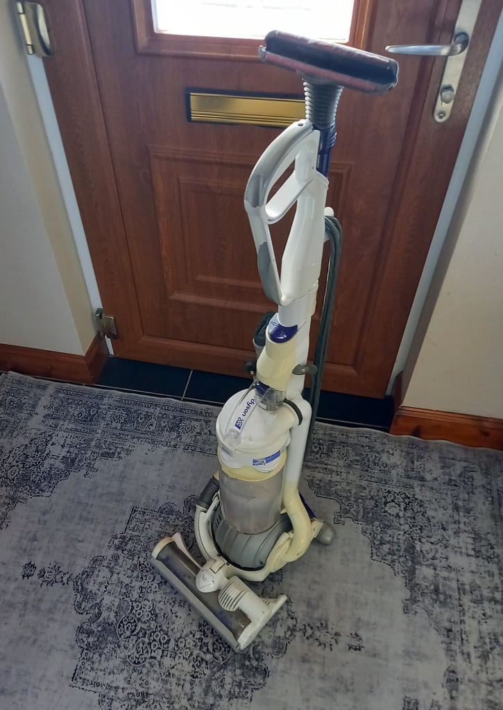 Dyson DC25 Upright Ball Vacuum Cleaner