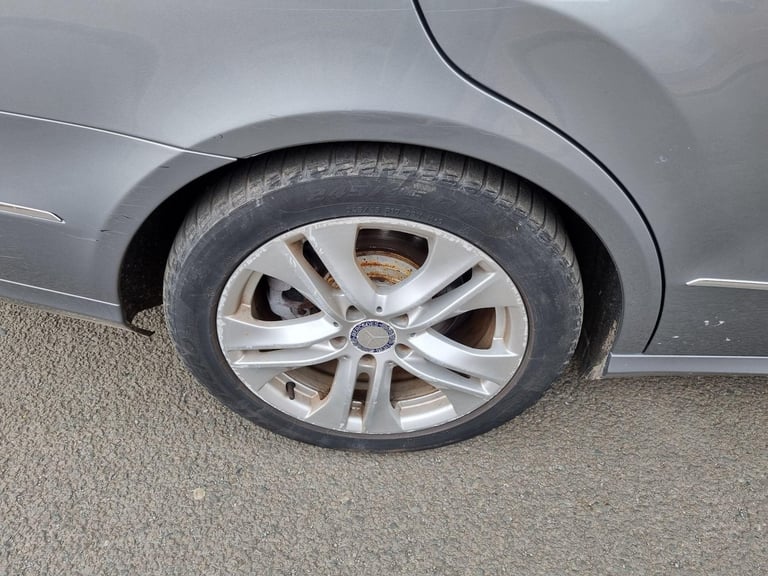 2013 Mercedes-Benz E Class 2.1 E300dh BlueTEC G-Tronic+ Euro 5 (s/s) 4dr SALOON Diesel/Electric H...