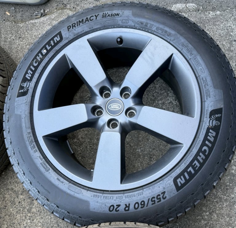 20” Landrover Defender 5098 Gunmetal Grey Set 4 MICHELIN PRIMACY ALL SEASON
