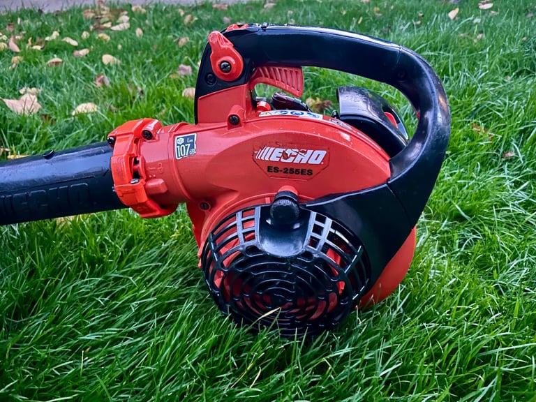 Echo leaf blower 