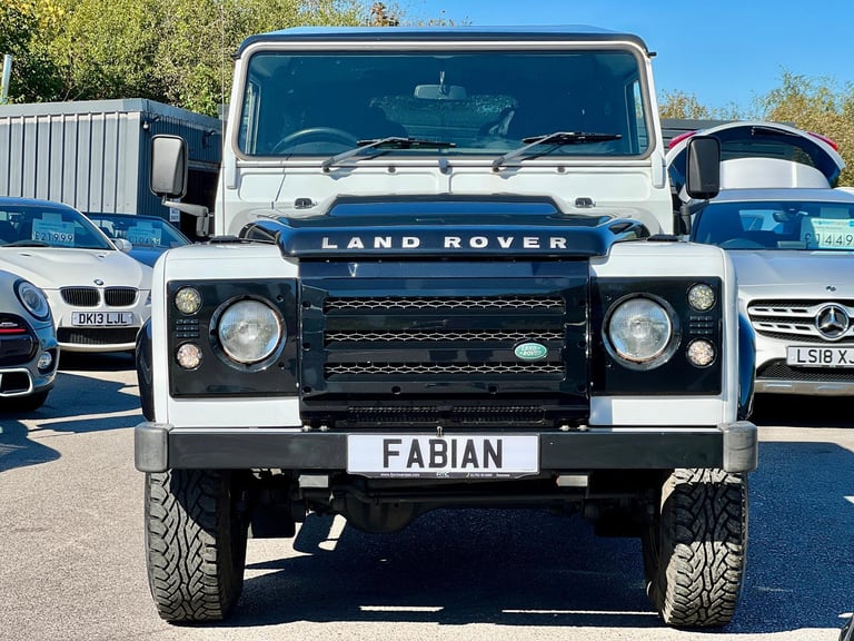 2014 Land Rover Defender 90 XS 2.2 TDCI **Masi Windows - 4 Seater - TentBox**