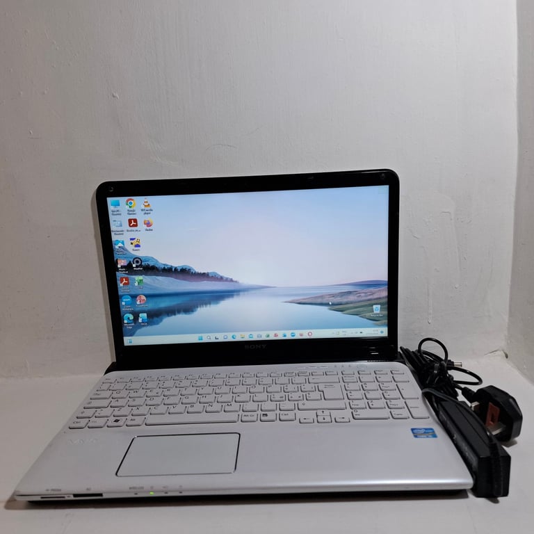 Sony Vaio SVE151J13M 15.6 Inc Intel-Core i5 CPU Win 11 Prof. with Activated 2024 Office 356 Laptop.
