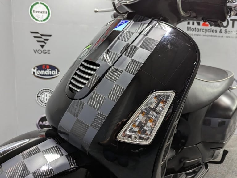 2012 (62) Piaggio Vespa GTS 125 in black
