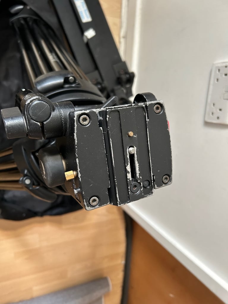 professional tripod pro Touch with dolly 