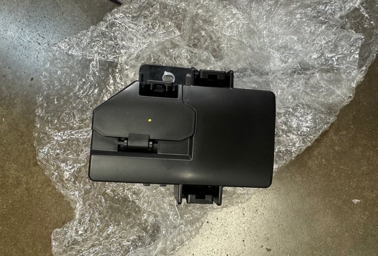 375S3G2100 BrandNew Hyundai Fuse box