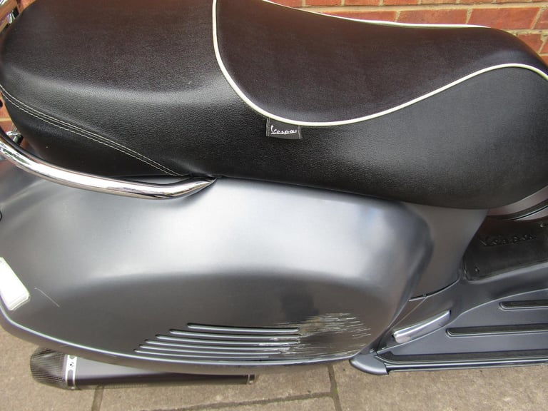 Piaggio Vespa GTS 300 * ONE KEEPER FROM NEW * 9850  MILES* MAT GREY * 