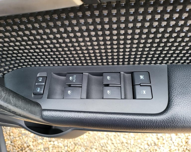 2010 CHEVROLET CAPTIVA 2.0 VCDi LT 5 DOOR 7 SEATER AUTOMATIC BLACK
