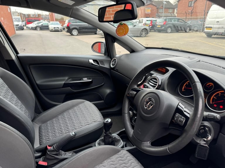2014 Vauxhall Corsa 1.4 16V SE Euro 5 5dr HATCHBACK Petrol Manual