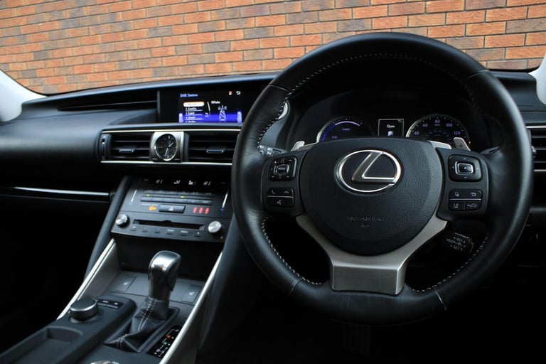 2018 Lexus IS 2.5 300h Sport E-CVT Euro 6 (s/s) 4dr SALOON Petrol/Electric Hybrid Automatic