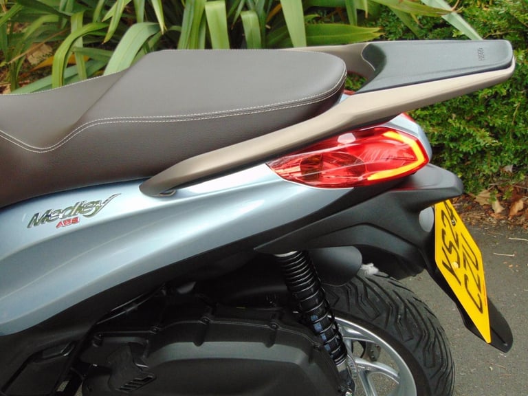 Piaggio Medley 125 2024 1owner 954 dry weather miles unmarked immaculate p/ex ok