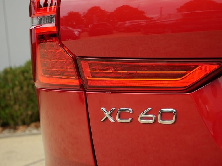 2022 Volvo XC60 2.0h T6 Recharge 18.8kWh Inscription SUV 5dr Petrol Plug-in Hybrid Auto AWD SUV H...