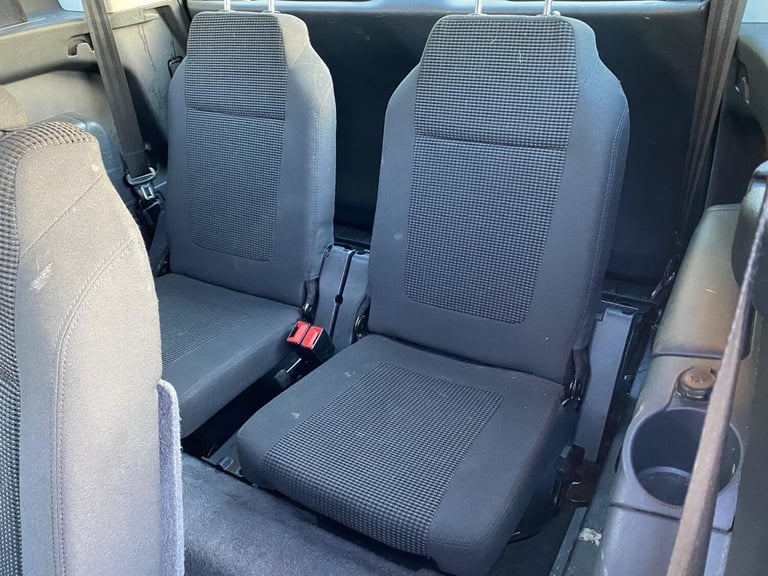 2015 Peugeot 5008 1.6 e-HDi Active MPV 5dr Diesel EGC Euro 5 (s/s) (115 ps) MPV Diesel Automatic