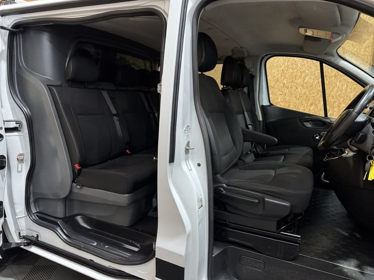 2016 Vauxhall Vivaro 1.6 CDTi 2900 BiTurbo ecoFLEX Sportive Crew Van Double Cab 5dr Diesel Manua ...