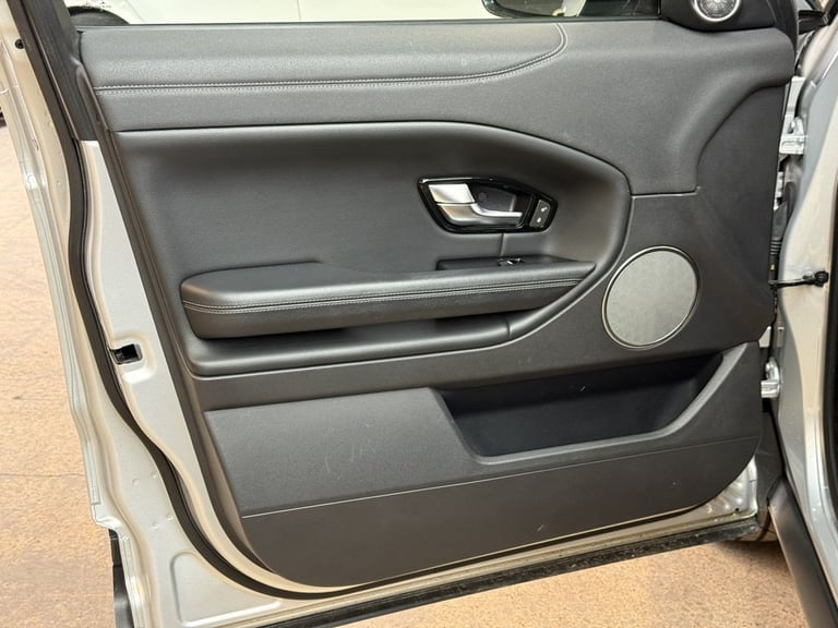 2018 Land Rover Range Rover Evoque 2.0 TD4 SE Tech SUV 5dr Diesel Auto 4WD Euro 6 (s/s) (180 ps) ...