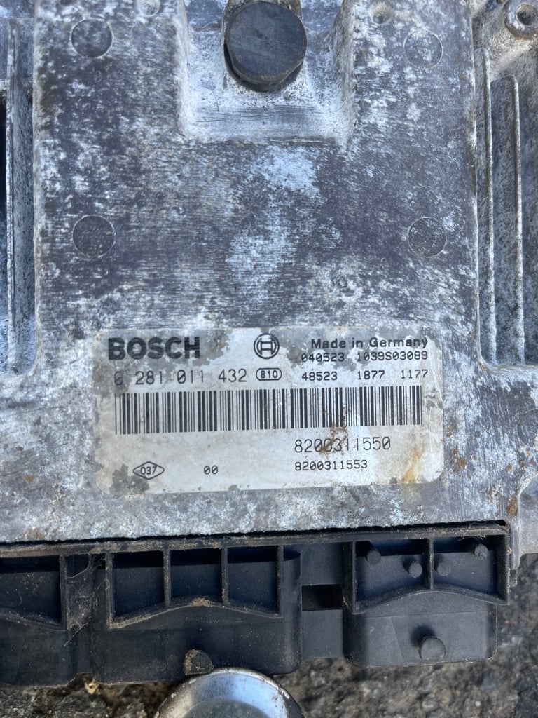 Renault Master Mk2 2005 2500cc Diesel Airbag / Ecu/ keys / Seatbelt 