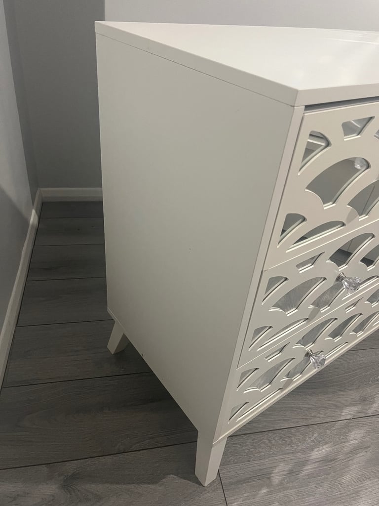 Bedside table & 3 chest of drawers 