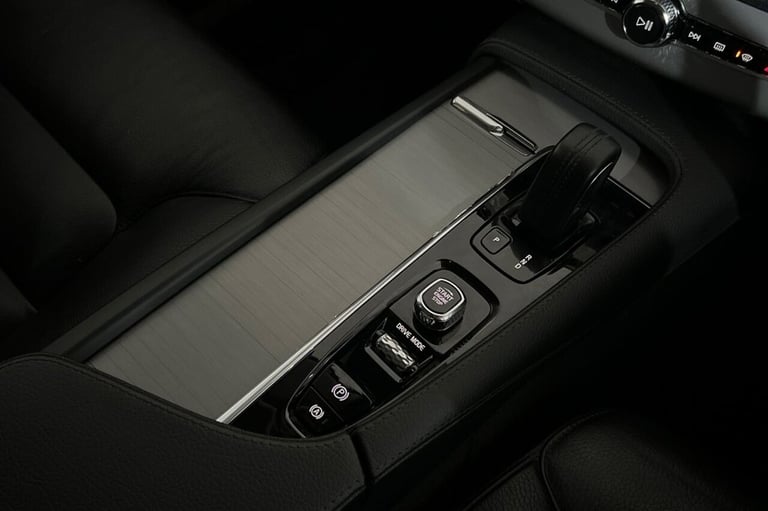 2020 69 VOLVO XC90 2.0 B5 MHEV MOMENTUM SUV 5DR DIESEL HYBRID AUTO 4WD EURO 6 (S