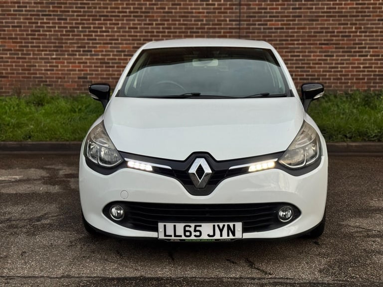 2015 Renault Clio 1.5 dCi Dynamique S Nav Auto Euro 6 5dr HATCHBACK Diesel Automatic