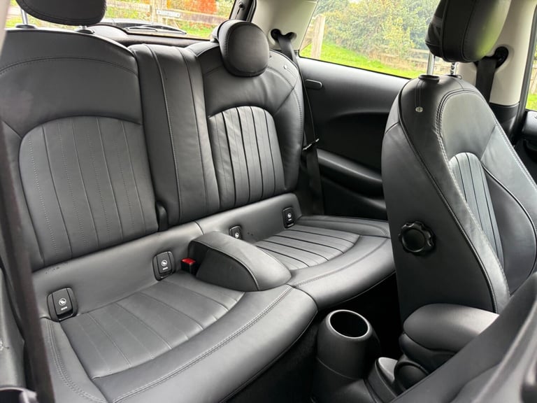 2019 MINI Hatch 1.5 Cooper Exclusive Euro 6 (s/s) 3dr HATCHBACK Petrol Manual