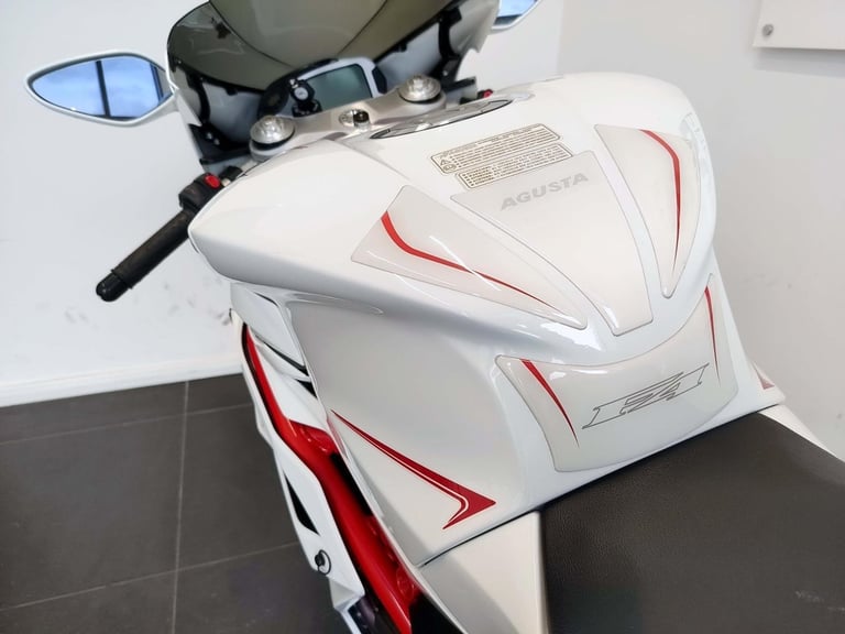 2015 MV Agusta F4 1000 White 1,135 Miles | £256 Dep & £256 pcm 7.9% APR