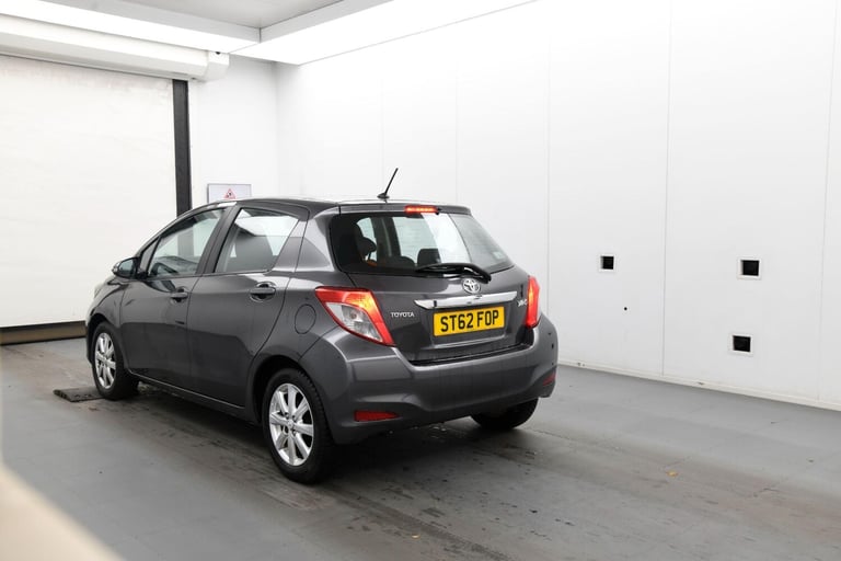 2012 Toyota Yaris 1.33 VVT-i T Spirit 5dr Multidrive S HATCHBACK PETROL Automatic