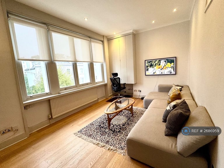 1 bedroom flat in Hampstead Hill Gardens, London, NW3 (1 bed) (#2686959)