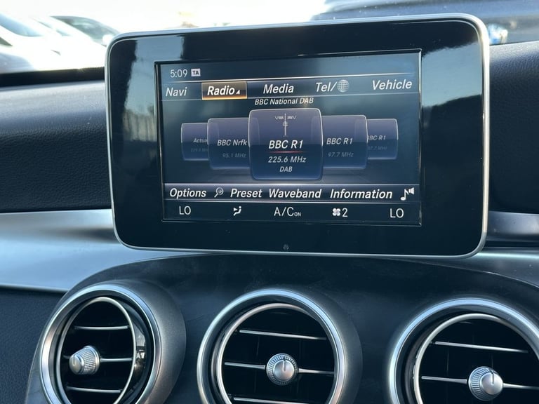 2017 Mercedes-Benz C Class 1.6 C200d AMG Line Saloon 4dr Diesel G-Tronic+ Euro 6 (s/s) (136 ps) S...