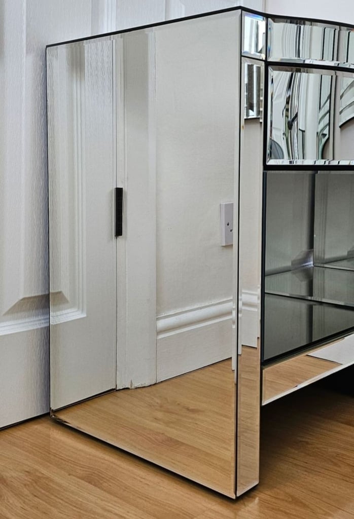 Beautiful Mirrored Bedside Cabinet - Quick Sale!