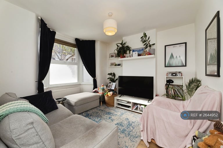 2 bedroom house in Goldsmith Road, London, E17 (2 bed) (#2644952)