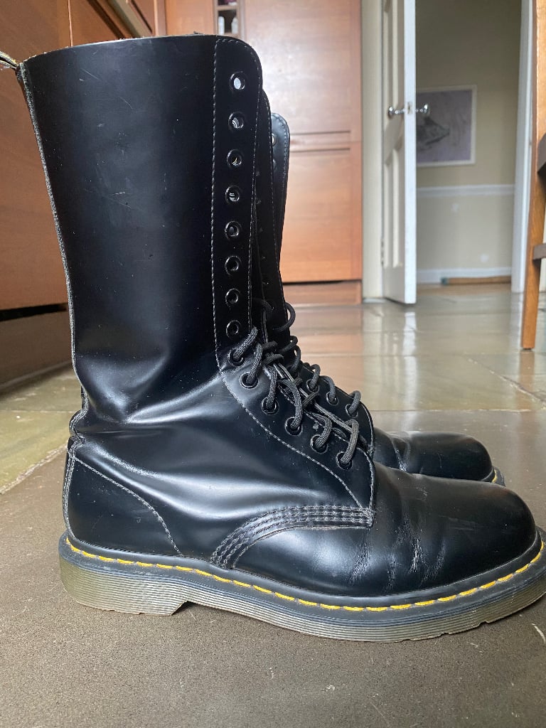 Gumtree doc martens clearance