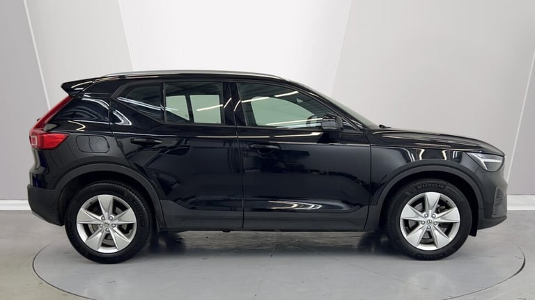 2022 Volvo XC40 Core, B3 mild hybrid, Petrol (Apple CarPlay, Power Tailgate, Google Nav) Estate P...