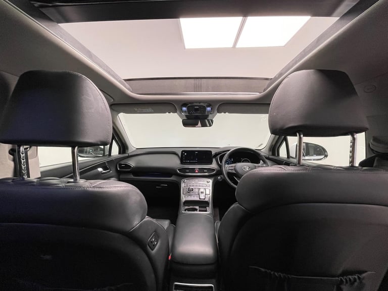 2022 Hyundai Santa Fe 1.6 T-GDi 13.8kWh Ultimate Auto 4WD Euro 6 (s/s) 5dr ESTATE Petrol/Electric...