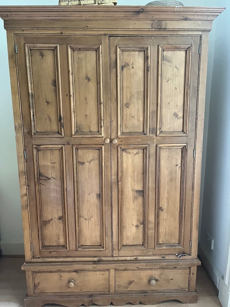 Large Pine Double Wardrobe