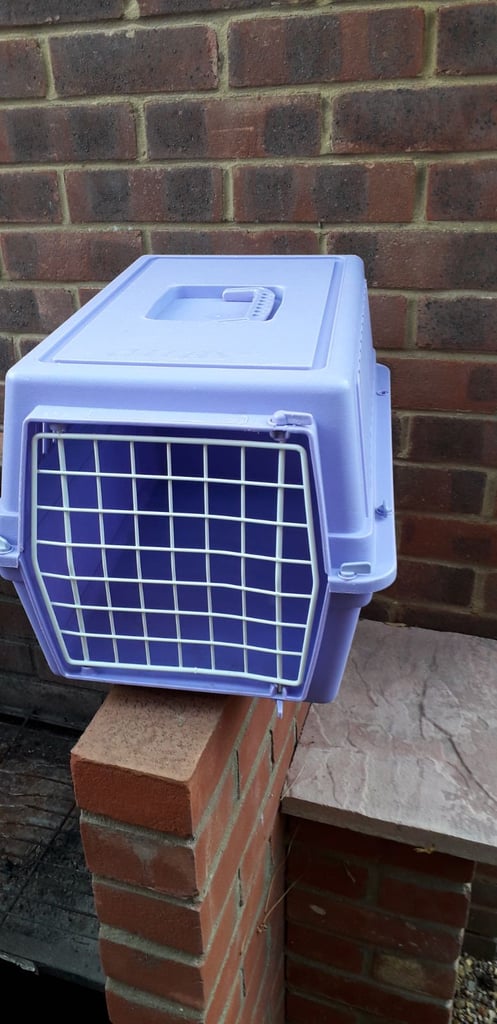 Cat carrier 
