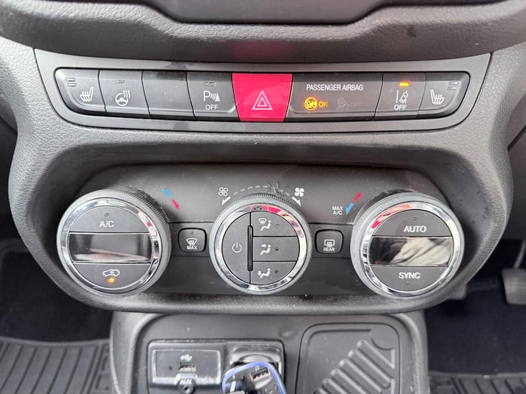 2015 Jeep Renegade 1.4T MultiAirII Limited Euro 6 (s/s) 5dr ESTATE Petrol Manual