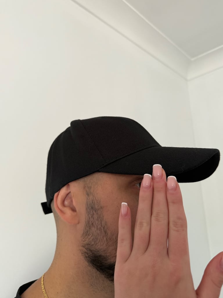 Basic black cap unisex 