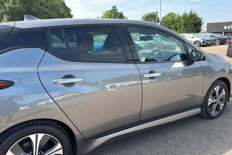  Nissan Leaf 40kwh Tekna Hatchback 5dr Electric Auto 150 Ps Electric