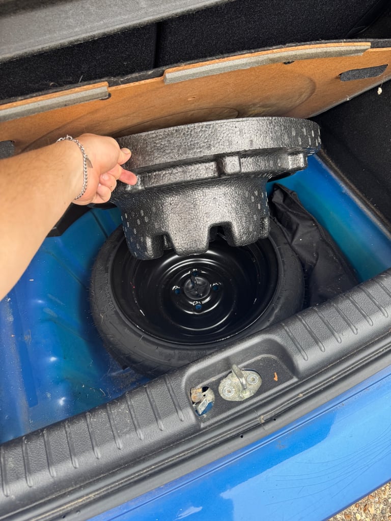 Chevrolet, AVEO, Hatchback, 2011, Manual, 1206 (cc), 5 doors