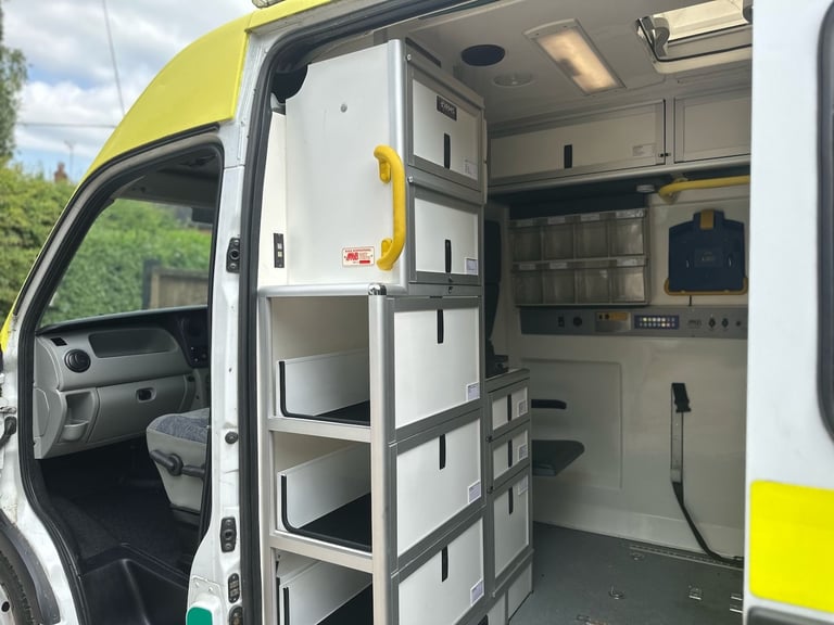 2006 Renault Master LOW MILEAGE AUTOMATIC Ex ambulance ideal Campervan project!