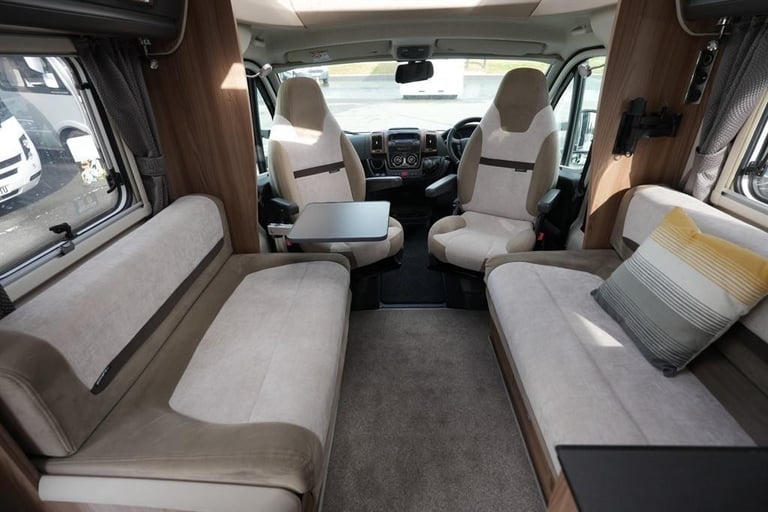 Swift Kon-Tiki Sport 599 FIAT 4 BERTH 2 TRAVEL SEAT MOTORHOME