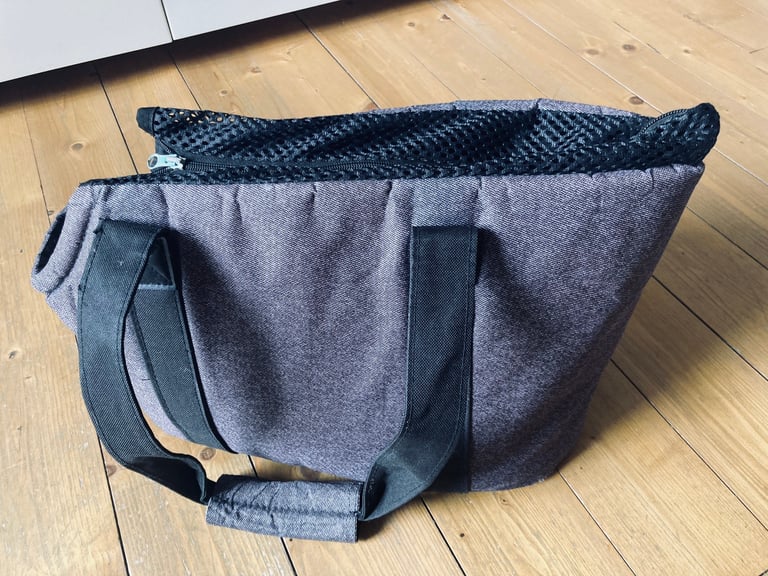 Puppy / small dog carrier bag